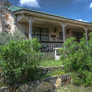 Concan Living & Real Estate